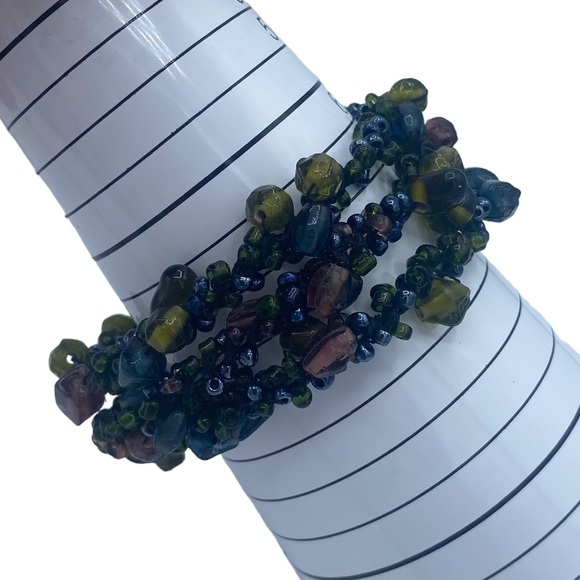 Hanmade memory wire wrap bracelet glass beads green - Picture 4 of 5